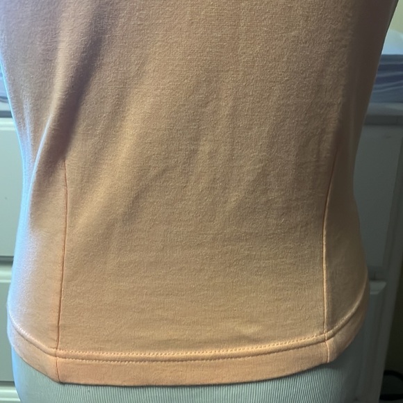 SO brand light peach colored tank top that is form fitted with seams - Picture 5 of 8